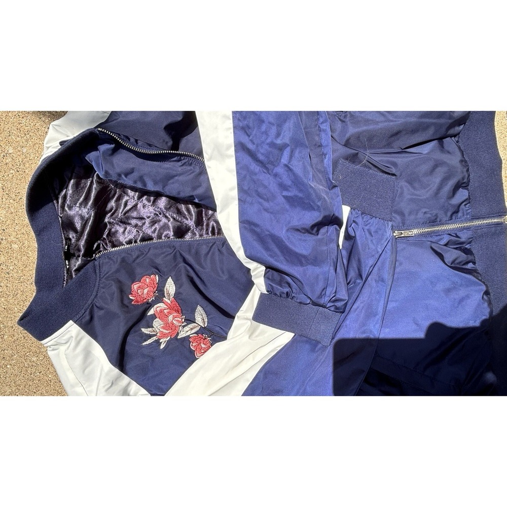 Torrid Floral Bomber Jacket moto boho chic Satin Navy  Sz 3 Embroidered coat - Picture 4 of 5